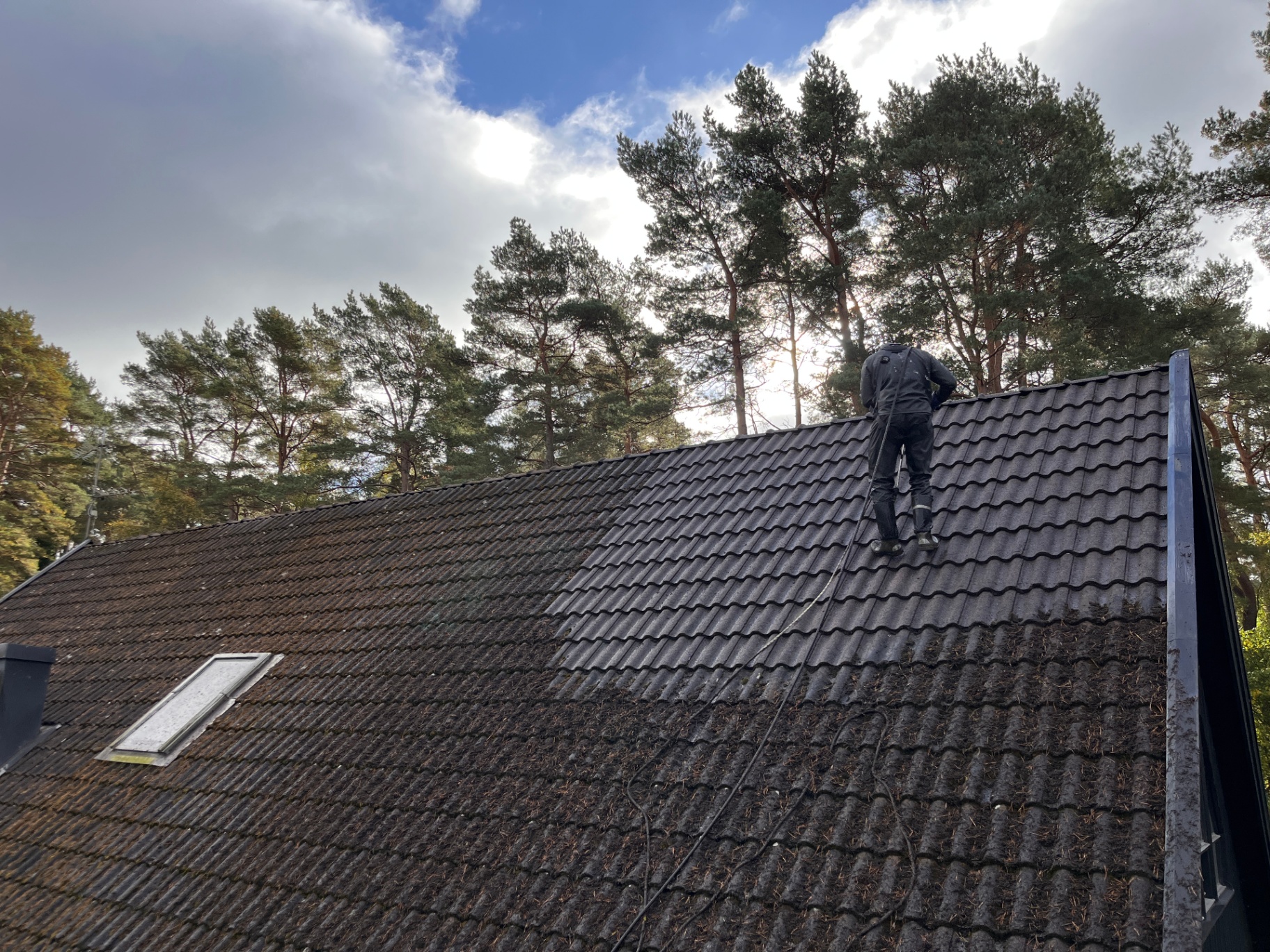 Före och efter takvård – samma tak